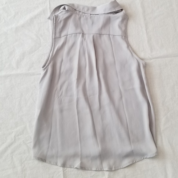 Banana Republic light gray, sleeveless shell top - Picture 5 of 7